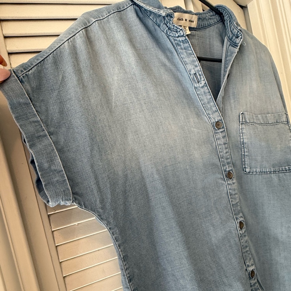 Anthropologie Cloth & Stone Blue Button Down Shirt